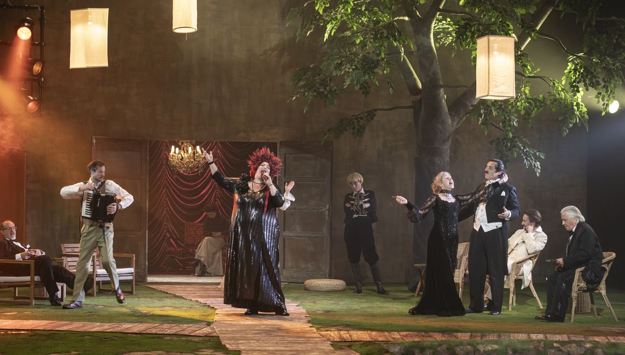 Blaž Valič, Peter Harl, Arna Hadžialjević, Ana Facchini, Medea Novak, Helena Peršuh, Gorazd Jakomini, Jure Kopušar, Iztok Mlakar &copy;SNG Nova Gorica/Peter Uhan