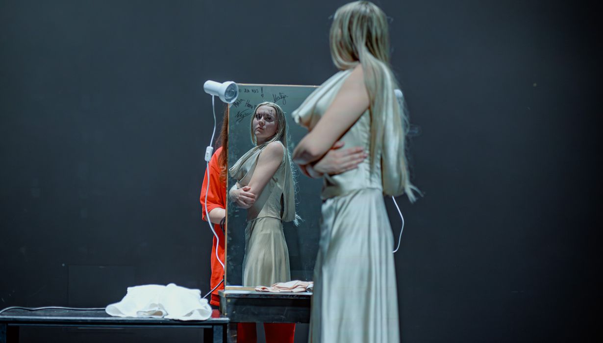  &copy;Asiana Jurca Avci